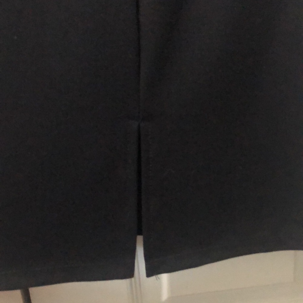 Black skirt - Picture 3 of 4